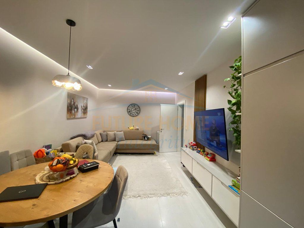 Shitet, Apartament 1+1, Vasil Shanto, Tiranë. 135,000 €