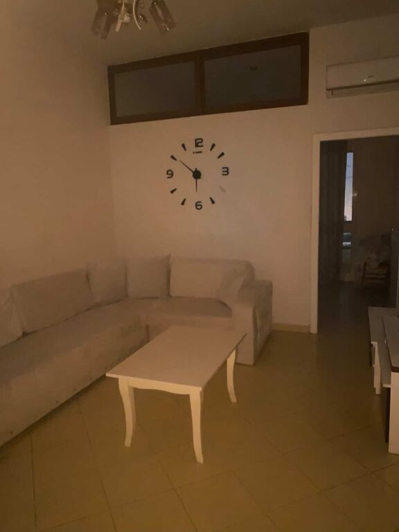 Jepet me qera 2+1 Astir