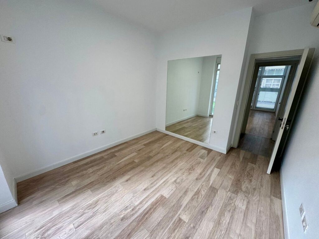 📣 QERA Ambient Per Zyra 📍 Komuna Parisit, Kompleksi "Kika 2" ✨