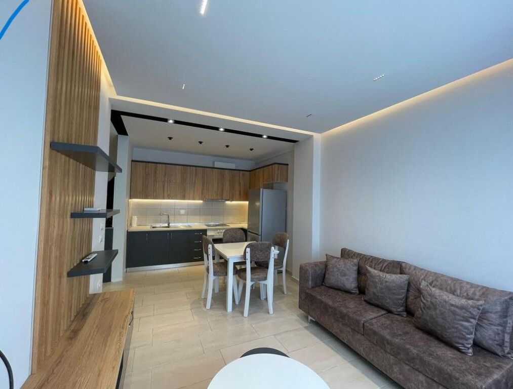 Shitet , Apartament 1+1, Misto Mame.