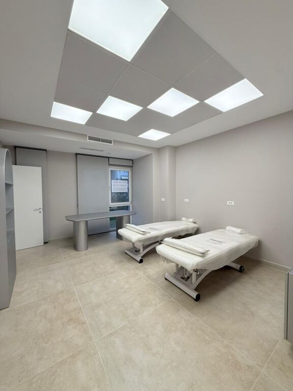 🏥 Ambient Klinike me Qira – Kika 2