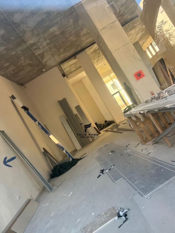 NEGOZIO IN AFFITTO 200M2 CENTRO 5500 EURO