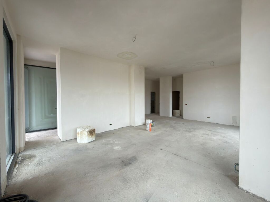 🏡 Penthouse 3+1+2 me Verandë & 3 Poste Parkimi – Tulipan Residence, TEG