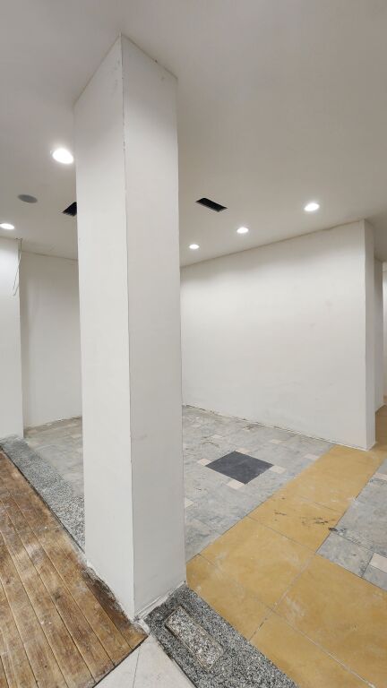 Locale commerciale in affitto nel Centro