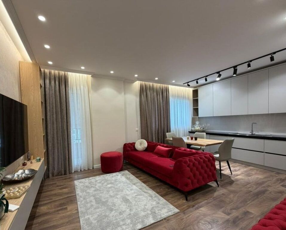 Apartament 1+1+Post Parkimi Me Qira Tek Pazari i Ri