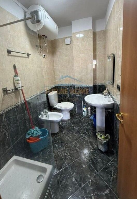 Affitto, Appartamento 2+1+2, Via Elbasanit, Tirana.