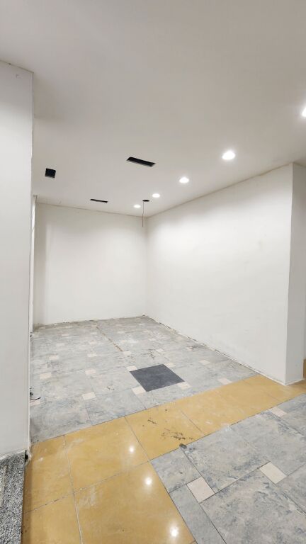 Locale commerciale in affitto nel Centro