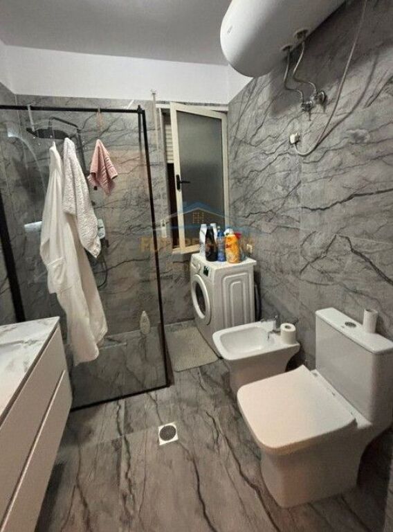 Shitet,Apartament 1+1, Liqeni i Thatë, Tiranë