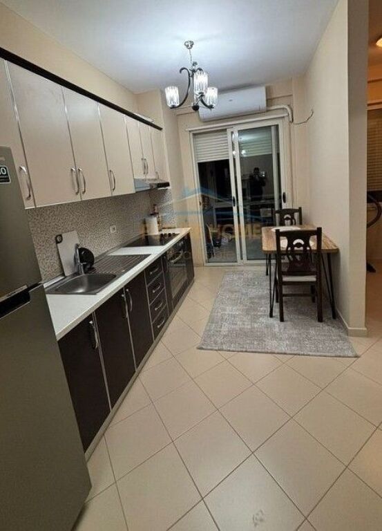 Shitet,Apartament 1+1, Liqeni i Thatë, Tiranë