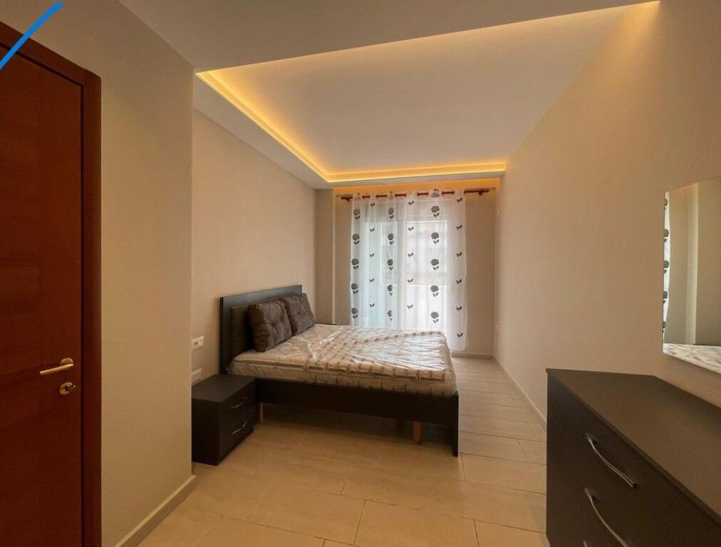 Shitet , Apartament 1+1, Misto Mame.