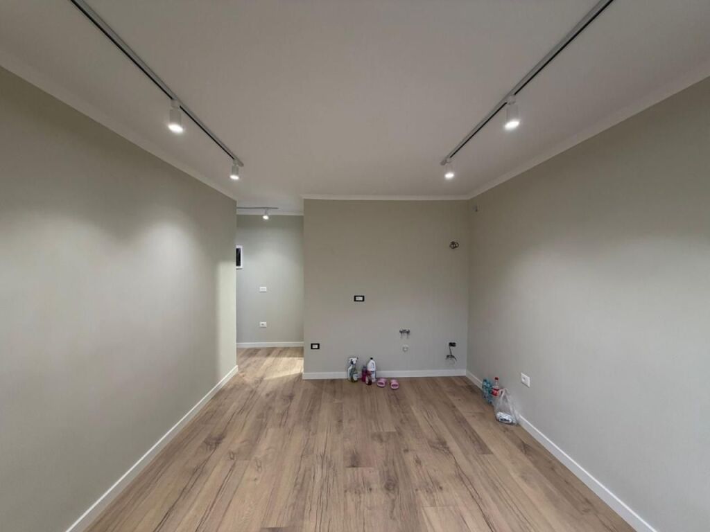 SHITET APARTAMENT 1+1 –Kryqëzimi 21 Dhjetori!