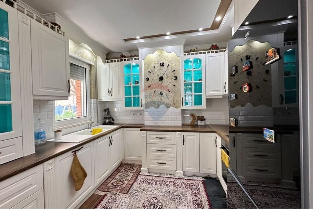 Vendesi Appartamento 2+1+2+PP, Unaze e Re, Tirane