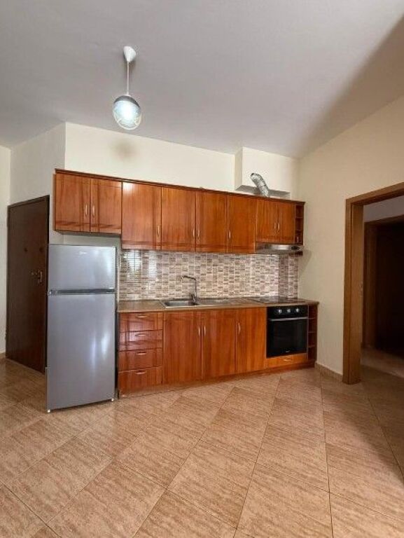 📌 Jepet Apartament 2+1 me Qira – Rruga Kosovareve