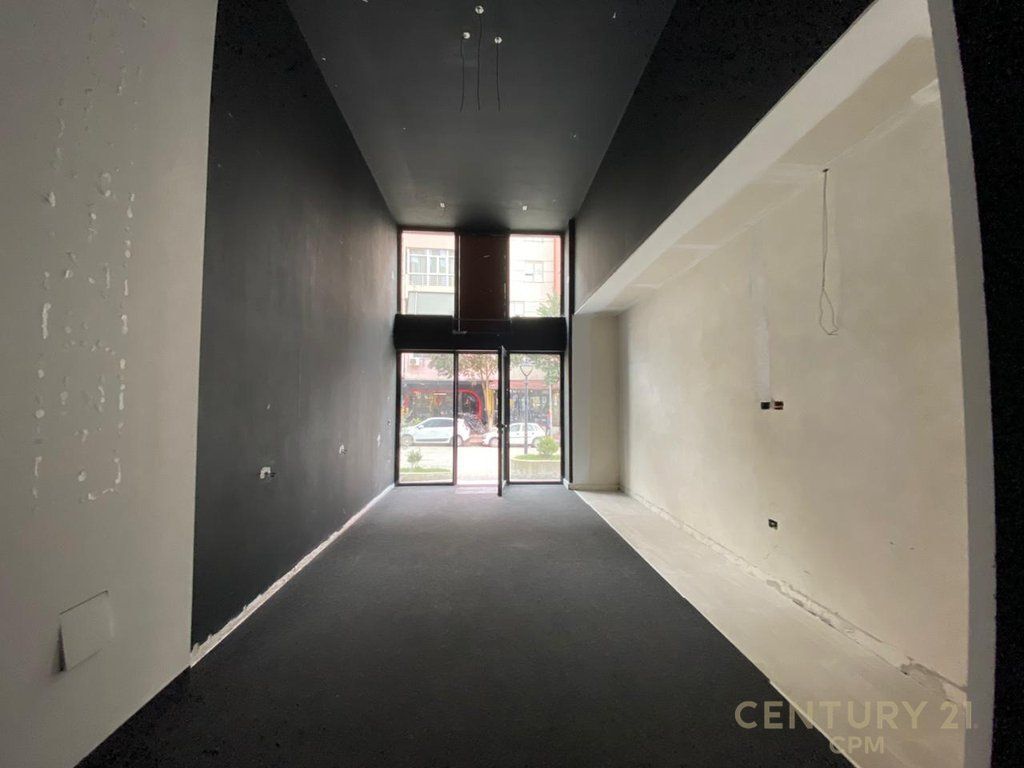 Business premises for rent – Paris Commune, near the Dinamo Complex