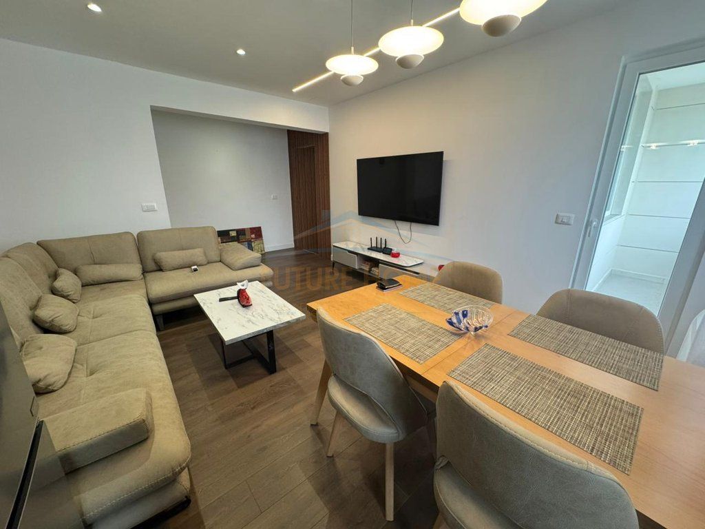 Qera, Apartament 2+1, Rruga Mine Peza, Tirane. 1,000 €