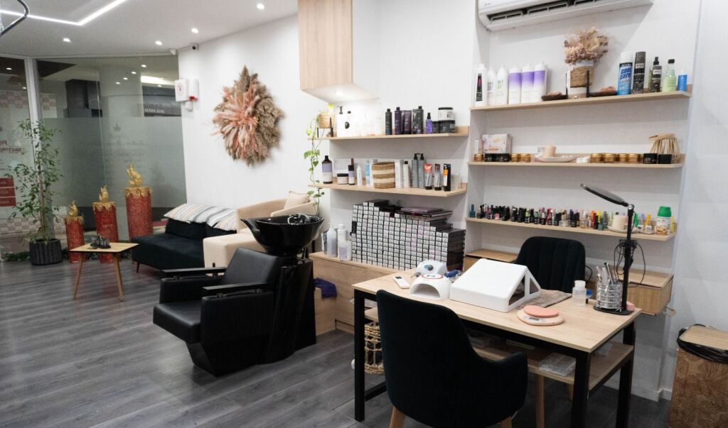 Shitje | Biznesi Parukeri Estetike | Bulevardi Zogu i Parë | 17000 €