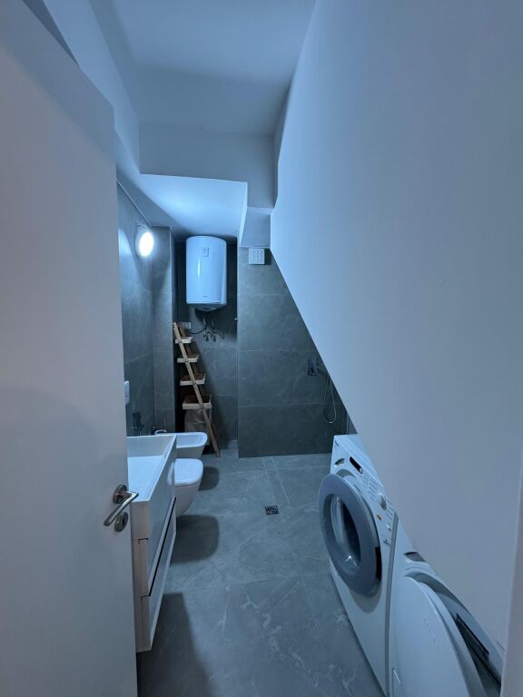 Jepet me qera 3+1+2 Liqeni Thate