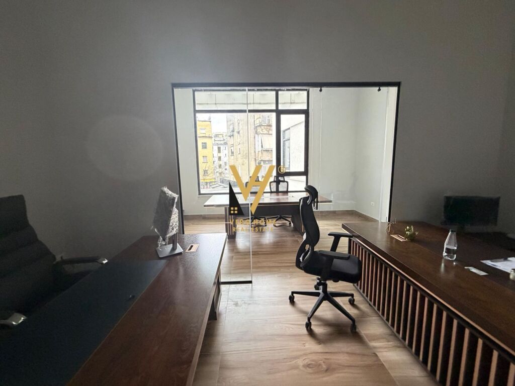 UFFICIO 680 M2 IN AFFITTO IN VIA MINE PEZA 15.600 EURO