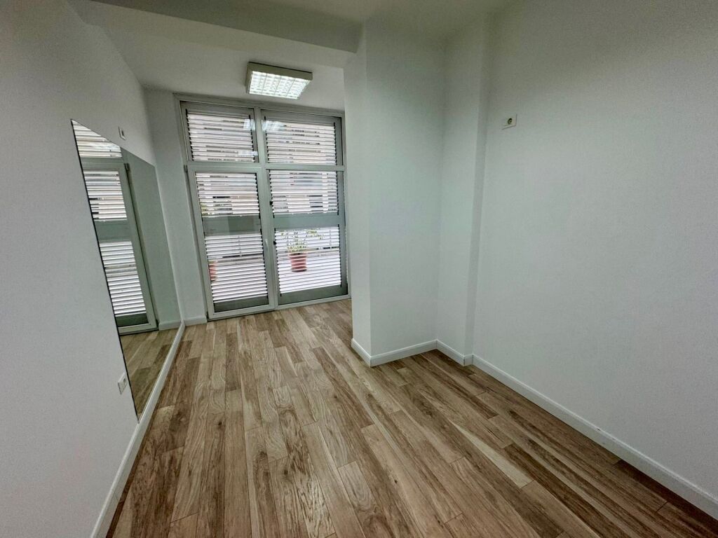 📣 QERA Ambient Per Zyra 📍 Komuna Parisit, Kompleksi "Kika 2" ✨