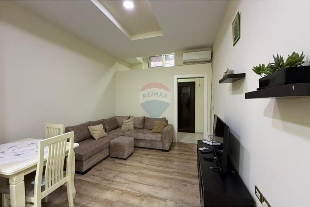 2+1 in affitto, Myslym Shyri