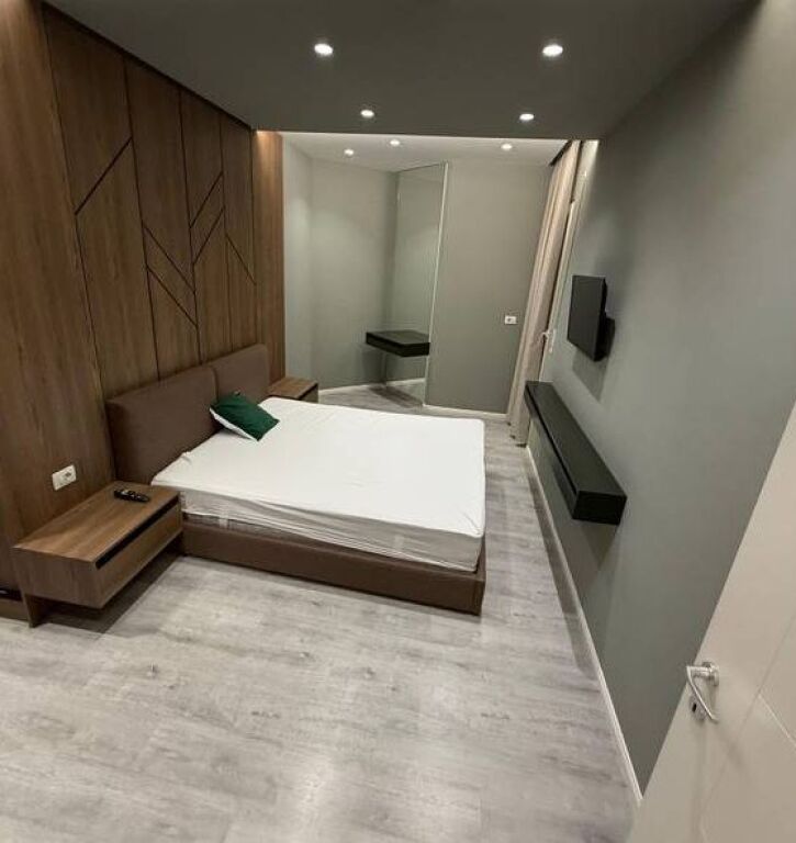 Shitet apartament 2+1+2+post parkimi ne Ali Dem