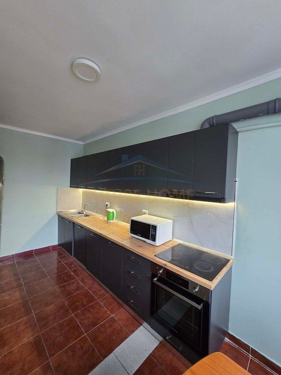 Qera, Apartament 3+1+2, Komuna e Pari