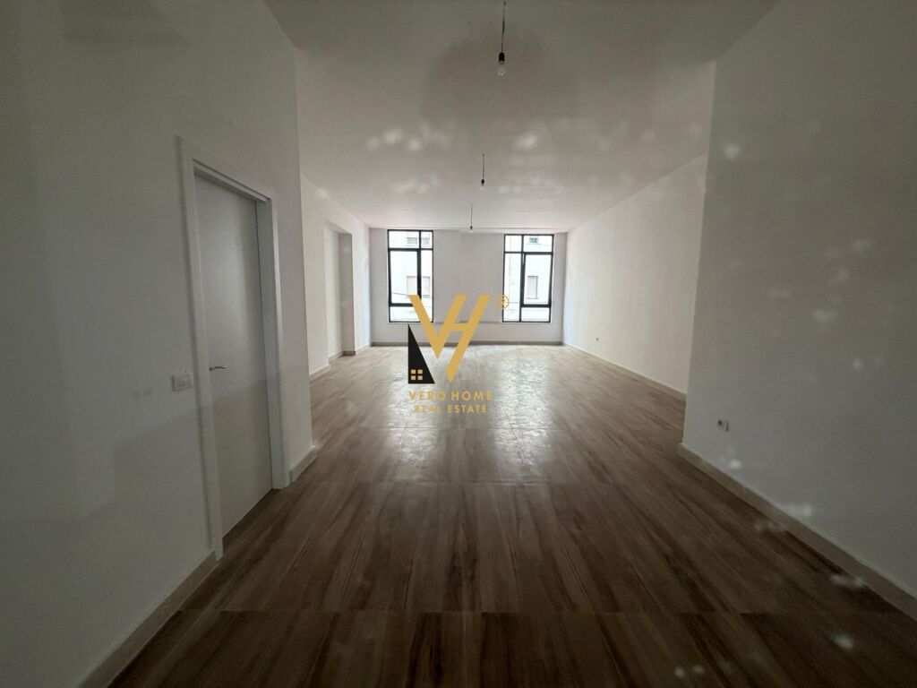 UFFICIO 680 M2 IN AFFITTO IN VIA MINE PEZA 15.600 EURO