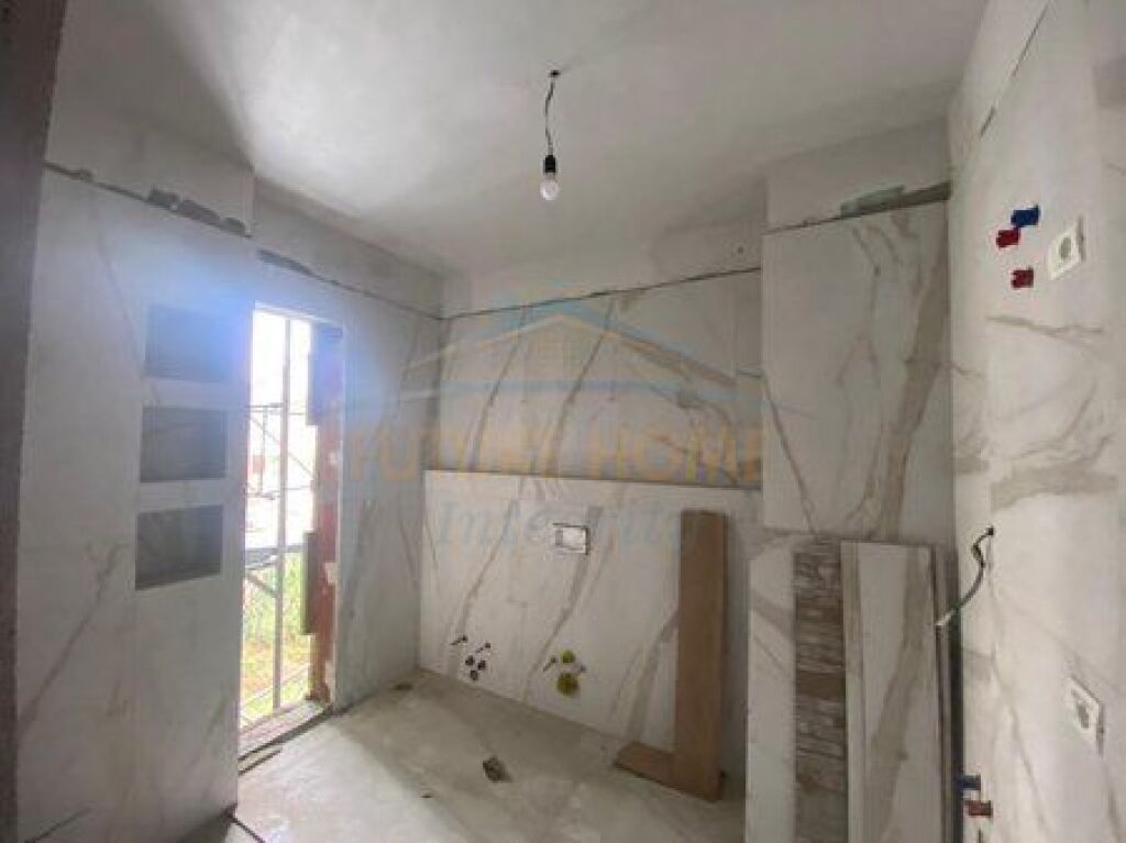 In vendita, Appartamento 1+1, Via Jordan Misja, Tirana.