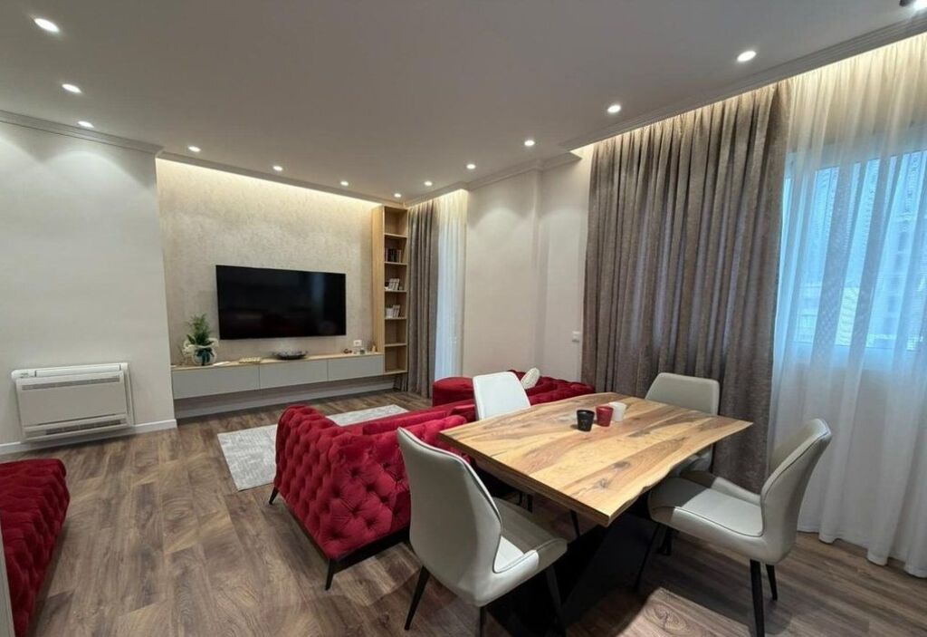 Pazari i Ri Appartamento 1+1+Posto Auto In Affitto