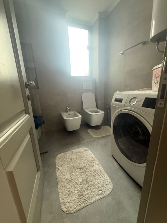 Rruga Durrësit Jepet Apartament 2+1 Me Qera