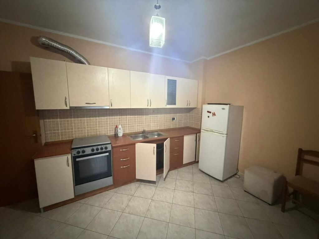 SHITET APARTAMENT 1+1 ISH URT, NE DURRES