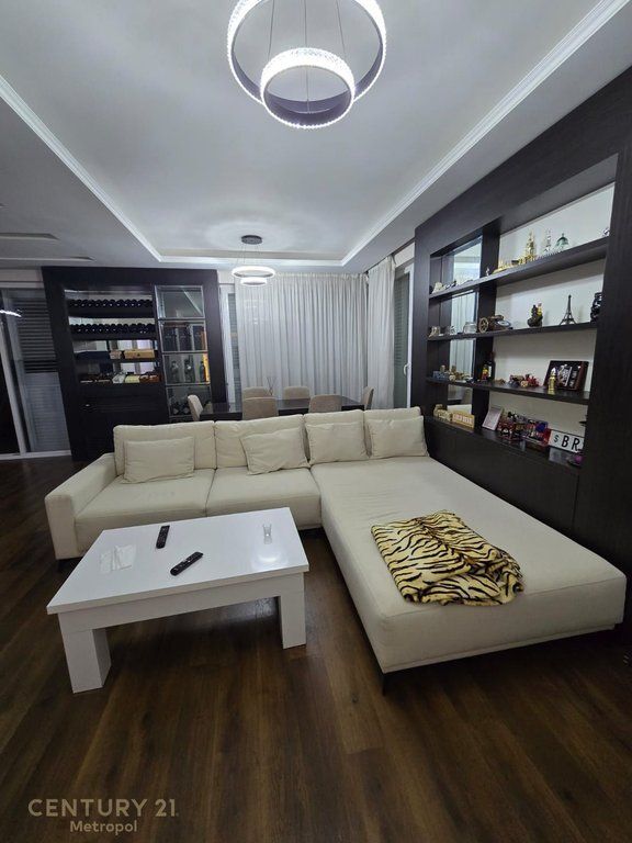 APARTMENT 2+1+2 WITH PARKING SPACE FOR RENT NEAR SELMAN STERMASI STADIUM