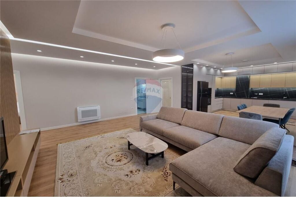 APARTMENT 3+1+3+ 2 PARKING SPACES FOR RENT!