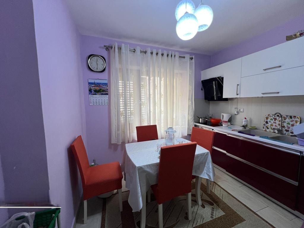 JEPET APARTAMENT 2+1  TEK RRUGA E KAVAJES!