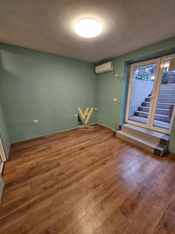 JEPET ZYRE 30 M2 ME QIRA TE BLV.GJERGJ FISHTA 35.000 LEKE