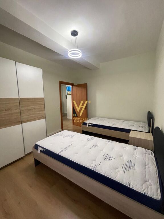 JEPET APARTAMENT 1+1 ME QIRA TE KOMUNA E PARISIT 600 EURO