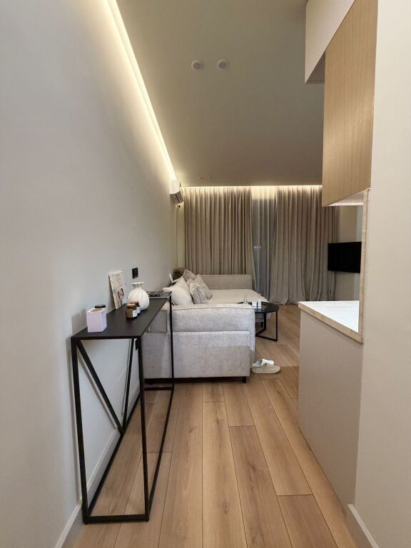 Jepet Me Qira : Ultra Apt. 2+1 &amp; 1 Bllk (📍Liqeni Artificial - Rr. Kosovarëve ) ✨️ Hera e parë me qera / 100% e re ✨️ 1600€ / Muaj 💶💶