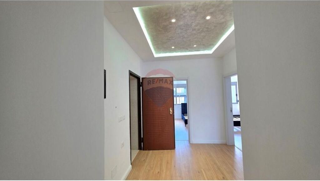 Apartament 2+1+2 në Shitje – Lungomare, Vlorë