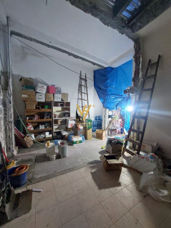 EDIFICIO COMMERCIALE DI 3 PIANI IN AFFITTO A ZOGU I ZI 5.000 EURO