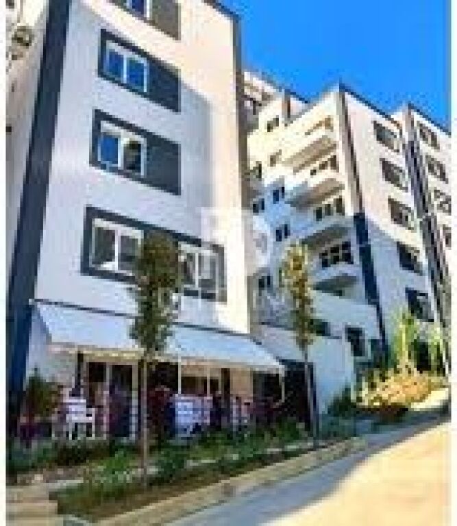 Shitet, Apartament 2+1+2, Kompleksi FZ, Liqeni i Thatë, Tiranë