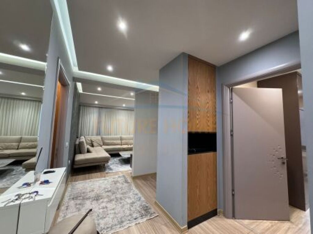 Shiten,2 apartamente 1+1/2+1,Rruga Isa Boletini