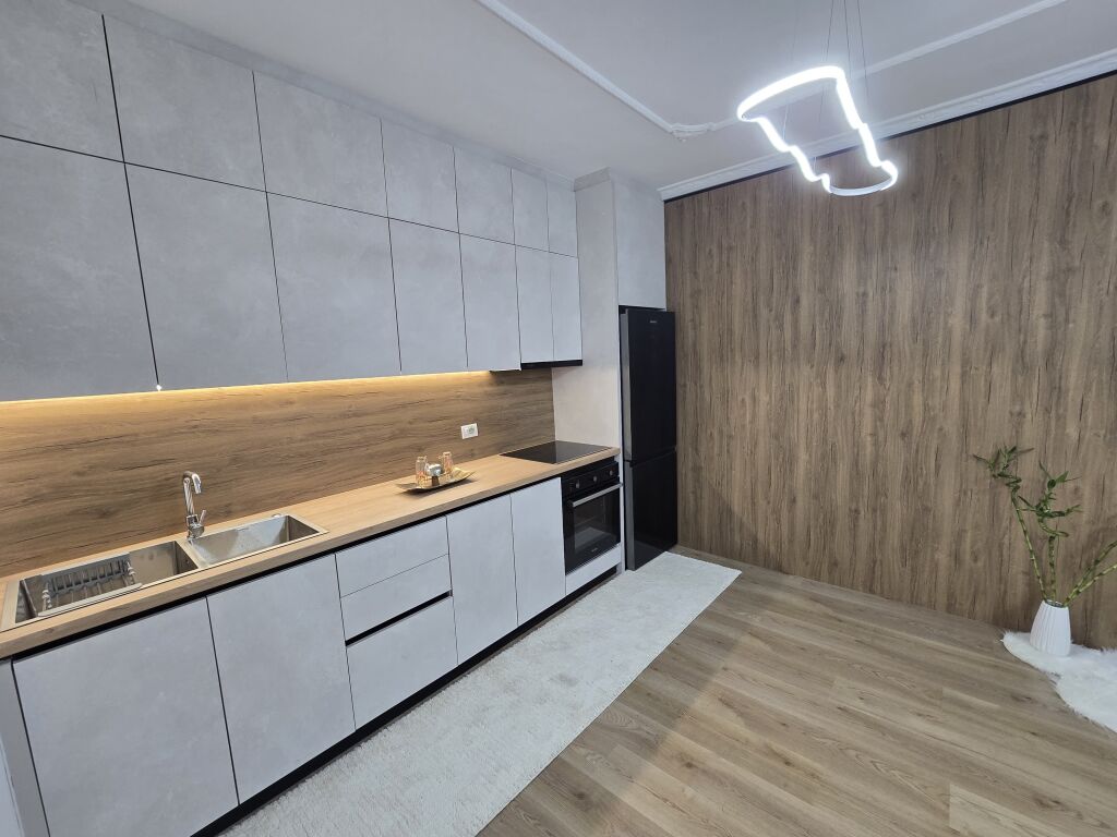 Appartamento 2+1+2+Balcone in Vendita vicino alla Circonvallazione, Astir