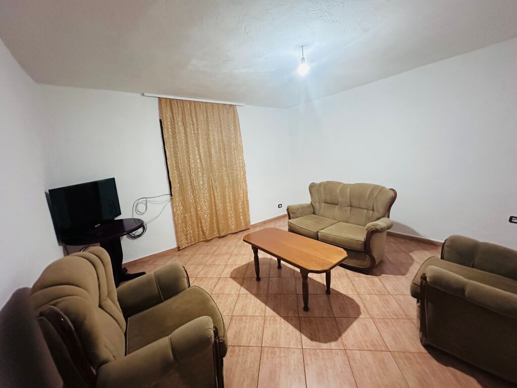 Jepet Me Qera Apartament 1+1