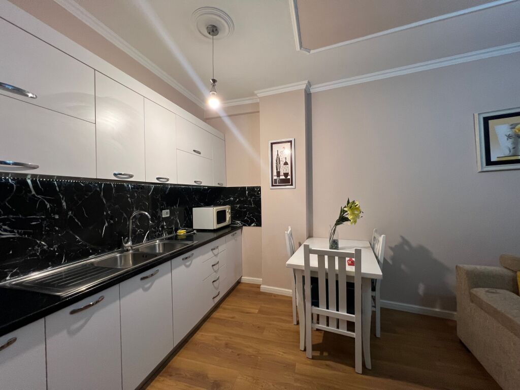 For rent 1+1 77 m2 near New Bazaar 600 💶