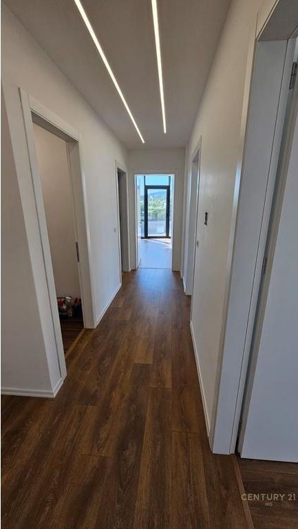 APARTMENT 2+1+2 WITH PARKING SPACE FOR RENT AT LAKE VIEW