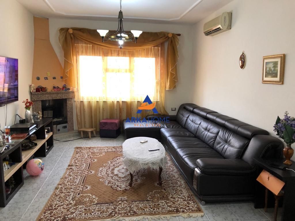 SHITET DUPLEX 235M2 "RRUGA MUHAMET GJOLLESHA, TEK KRYQËZIMI 21 DHJETOR" 400000 EURO