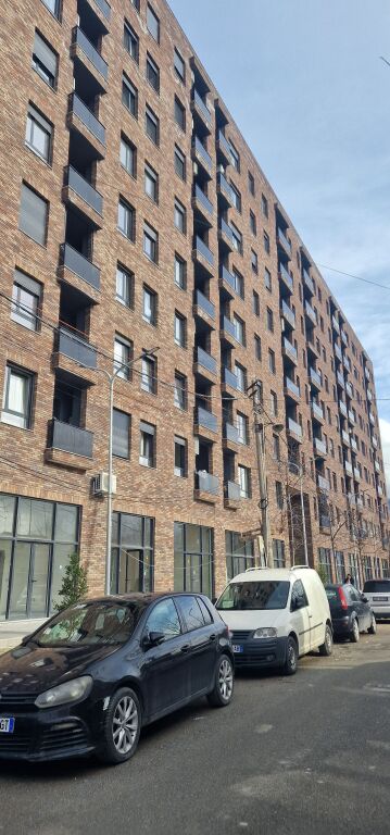 Affittasi 2+1+2 Via 5Maji