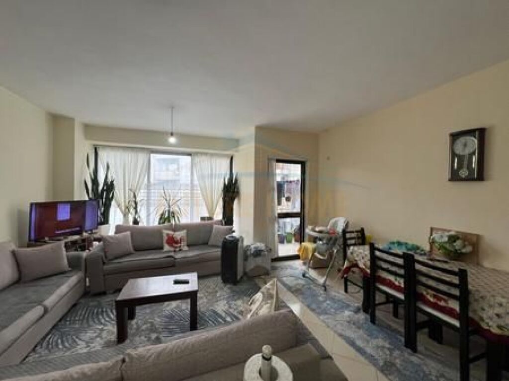 Shitet, Apartament 2+1, Misto Mame, Tiranë.