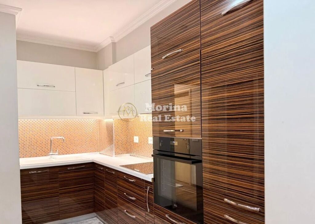 Affitto | Appartamento 2 + 1 | Astir | 650 €/mese