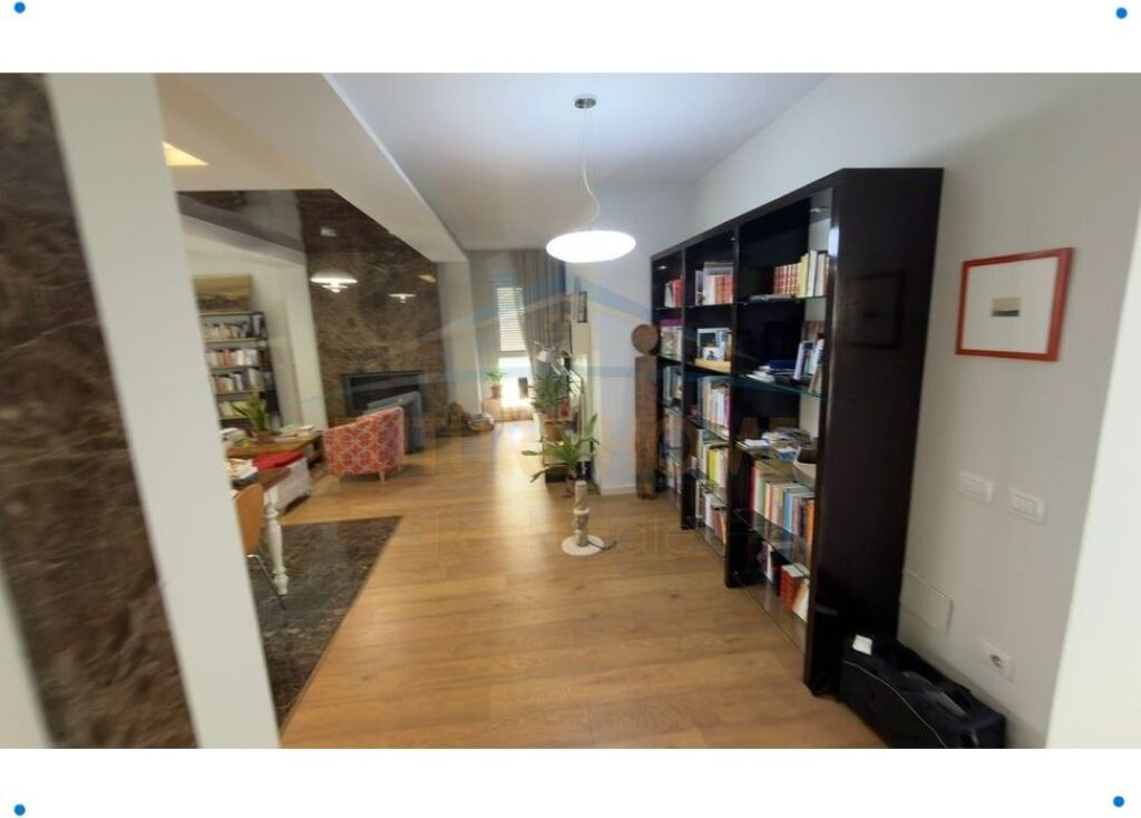 For sale, Apartment 2+1+2+Veranda+Parking Space, Pazari i ri, Tirana